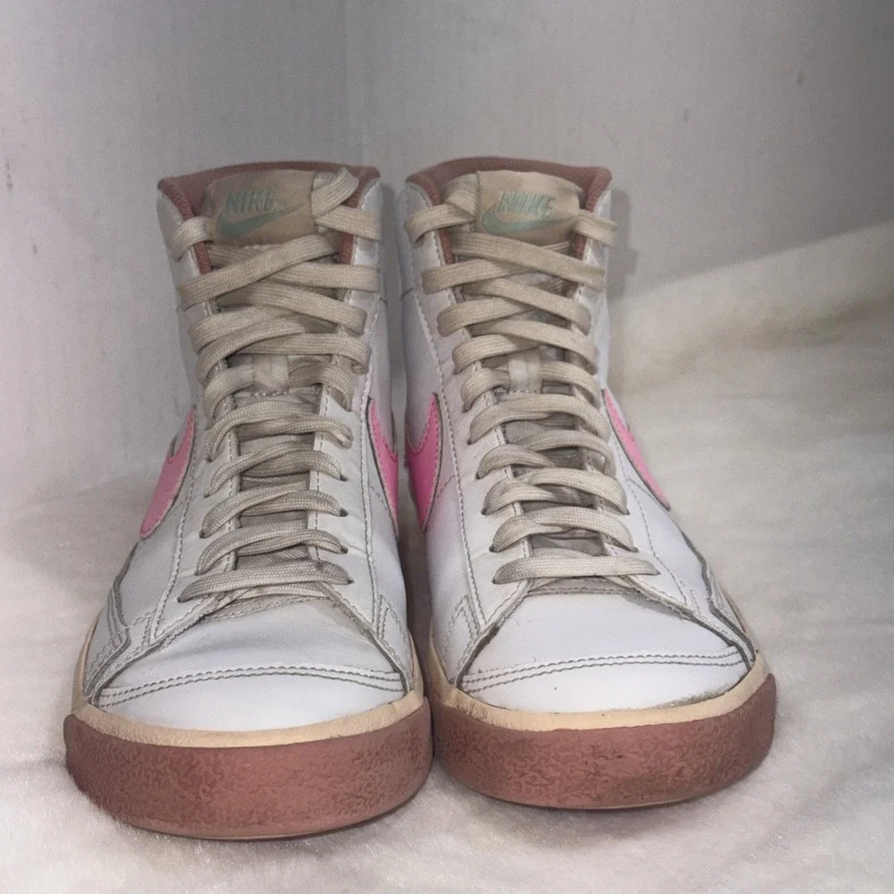 Nike Classic Blazer Mid 77 GS White Pink Guava Ice - Size 7Y or 8.5 Women's